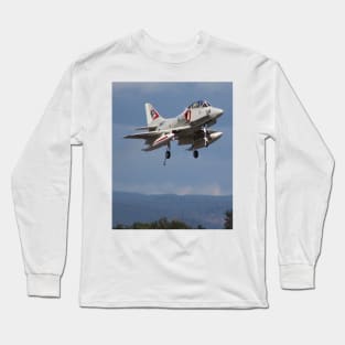 A-4 Skyhawk landing Long Sleeve T-Shirt